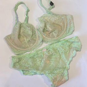 34DD, M NWT Victoria's Secret Dream Fantasy Set Unlined Bra, M Hip Hugger Panty